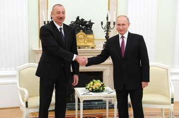 Ilham Aliyev congratulates Vladimir Putin on 69th birthday