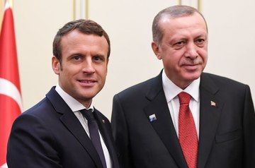 Erdogan meets with Macron