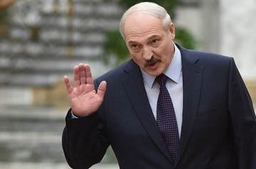 Lukashenko proves he is alive