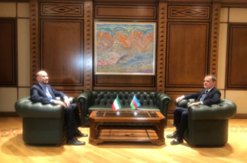 Azerbaijani FM meets with Iranian counterpart