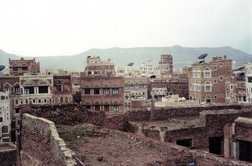 Saudi-led coalition hits Yemen 