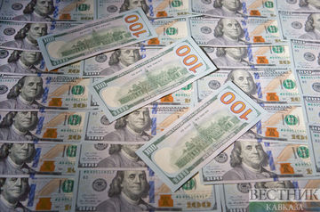 Euro, dollar decline on Moscow Exchange