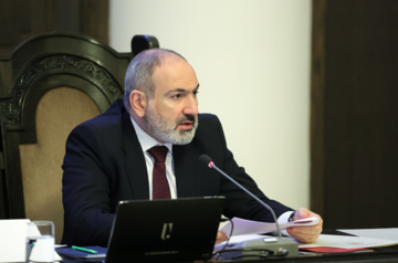 Pashinyan holds phone talks with Michel ahead of Moscow visit