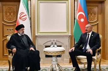 Ilham Aliyev meets with Ebrahim Raisi in Ashgabat