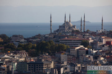 Istanbul: swimming between continents 