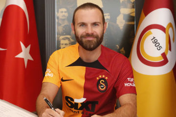 Turkey&#039;s Galatasaray sign Argentine forward and Spanish midfielder