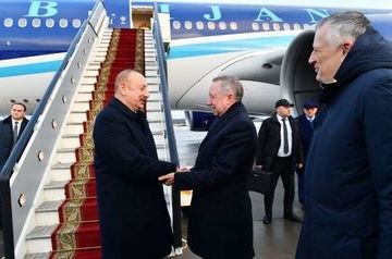 Ilham Aliyev arrives in St. Petersburg for working visit