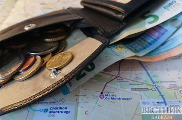 Euro surges to 76 rubles 