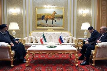 Putin and Raisi discuss energy, transport projects in phone talks