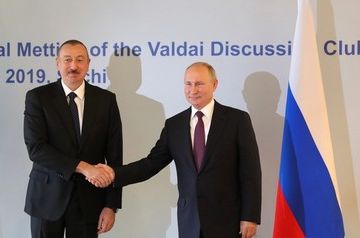 Vladimir Putin and Ilham Aliyev discuss energy cooperation