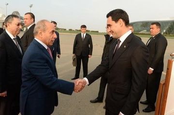 Berdimuhamedov arrives in Baku