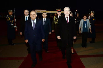 President of Latvia arrives in Baku on official visit