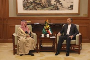 Foreign ministers of Saudi Arabia and Iran hold telephone talks