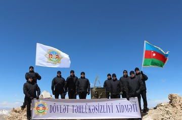 Azerbaijan`s State Security Service employees climb to &quot;Heydar Peak&quot;