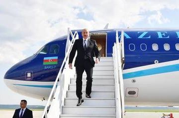 Ilham Aliyev arrives in Moldova