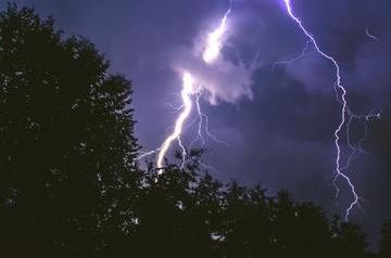 Lightning strike kills teenager in Uzbekistan