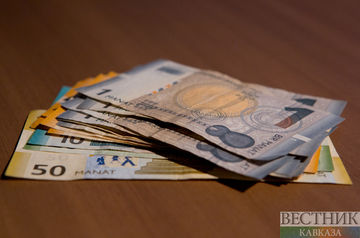 Azerbaijan to put new manat banknotes into circulation by autumn