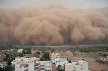 Man dies in dust storm in Iran