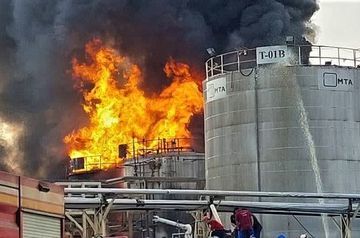 Nearly 10 injured in fire at oil refinery in Iran