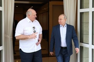 Putin and Lukashenko meet near St. Petersburg