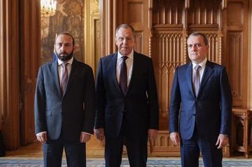 Lavrov sums up Russian, Azerbaijani and Armenian FMs talks in Moscow