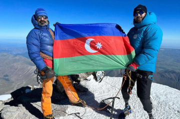 Israfil Ashurly and Polad Rzayev conquer Elbrus