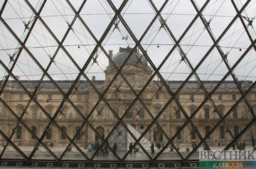 Mona Lisa splattered in soup: another protest at Louvre museum
