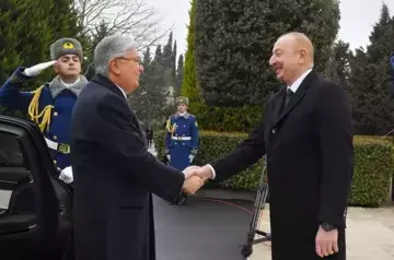 Kazakh President arrives in Baku