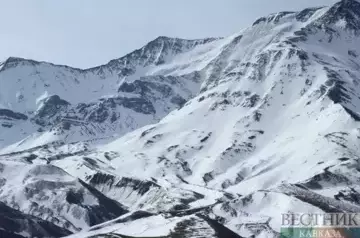 Georgian rescuers recover body of one individual buried in avalanche
