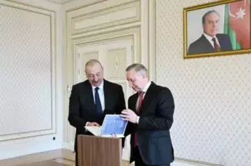 Azerbaijani President receives Saint Petersburg governor