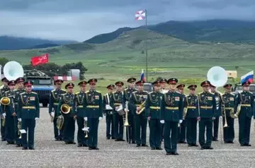 Russian peacekeepers say goodbye to Karabakh