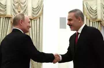 Putin receives Turkish Foreign Minister in Moscow