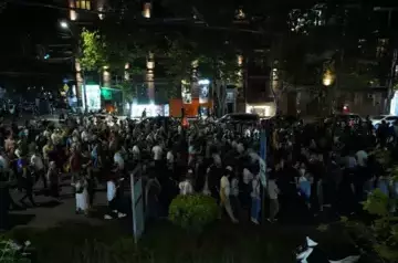 Protesters in Yerevan getting closer to government building
