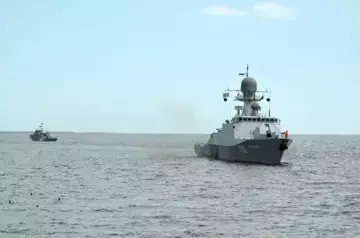 Russian ships make friendly visit to Baku
