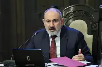 Pashinyan calls on Armenian citizens to write new Constitution