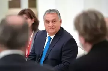 Viktor Orban arrives in Moscow to meet with Vladimir Putin