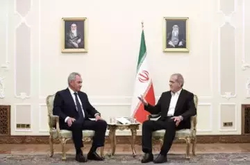 Shoigu holds meeting with Iranian President