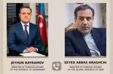 Azerbaijani and Iranian FMs hold phone conversation