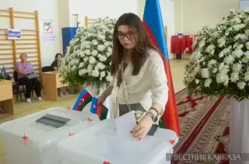 How were snap parliamentary elections held in Azerbaijan?