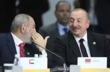 Ilham Aliyev and Nikol Pashinyan hold informal talks in Kazan