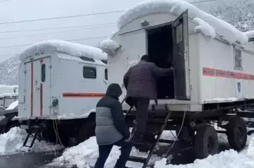 Hot tea provided for drivers at Upper Lars 