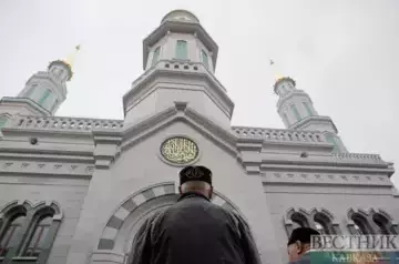 Muslims around the world celebrate Eid al-Fitr