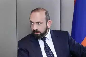 Mirzoyan holds meeting with OSCE Secretary General Sinirlioglu