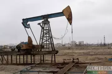 US blacklists companies for trading Iranian oil