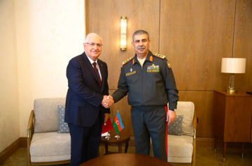 Azerbaijani Defense Minister meets with Turkish counterpart