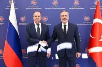 Russian and Turkish FMs hold phone talks