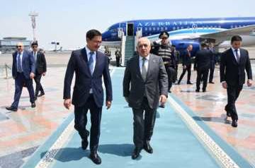 Azerbaijan&#039;s prime minister arrives in Uzbekistan