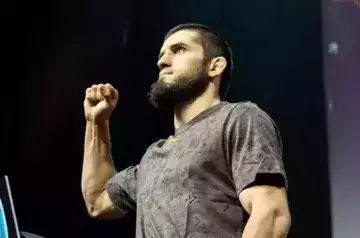 Makhachev's first welterweight division fight to be held in late 2025