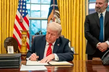 Media: Donald Trump to lift sanctions on Syria today