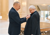 Azerbaijani President presents order to Mikhail Gusman
